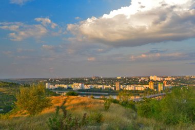 Moldova 'da seyahat. Rybnitsa Dinyester 'in sol kıyısında yer alan büyük bir sanayi ve sanayi merkezidir.