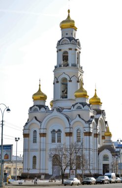 Yekaterinburg, Rusya 23.02.2012. Rusya 'da Ural Dağları' nın doğusunda yer alan bir şehir. Iset Nehri kıyısında, şehrin kurucuları için bir anıt vardır..