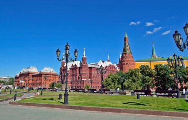 Moskova, Rusya 06.17.2012. Moskova 'nın ana meydanı Moskova Kremlin ile Kitay-Gorod arasında yer almaktadır. Moskva nehrinin kıyısına doğru nazik Vasilievsky nehrinden geliyor..