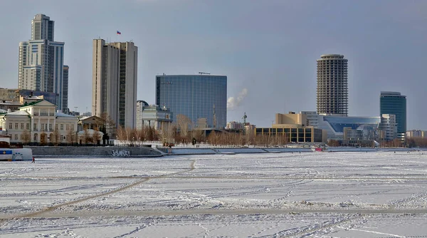Jekaterynburg Rosja 2012 Miasto Rosji Położone Wschód Uralu Brzegu Rzeki — Zdjęcie stockowe