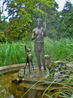 Kırım, eskiden Karadeniz 'in kuzey kesimindeki Taurida yarımadası olan Kırım Yarımadası' dır ve kuzeydoğuda Azov Denizi tarafından yıkanır. Kırım bir çeşit açık hava müzesi..