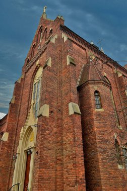 Lviv batı Ukrayna 'da bir şehirdir, şehrin mimarisi Polonya ve Avusturya-Macaristan mirasının izlerini tutar ve Doğu ve Orta Avrupa' nın tarzlarını, yani İtalya ve Almanya 'yı birleştirir..