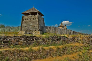 Khortitsa Dinyeper Nehri 'nin aşağısındaki Zaporozhye şehrinde bulunan Dinyeper' deki en büyük adadır. Ulusal Tarihi ve Kültürel Rezerv. Khorytsya 