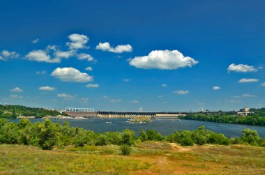 Khortitsa Dinyeper Nehri 'nin aşağısındaki Zaporozhye şehrinde bulunan Dinyeper' deki en büyük adadır. Ulusal Tarihi ve Kültürel Rezerv. Khorytsya 