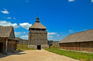 Khortitsa Dinyeper Nehri 'nin aşağısındaki Zaporozhye şehrinde bulunan Dinyeper' deki en büyük adadır. Ulusal Tarihi ve Kültürel Rezerv. Khorytsya 