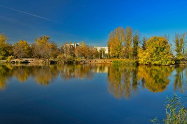 Samara Nehri Ukrayna 'da, Dinyeper' in (Karadeniz havzasının) sol kolu. Nehrin uzunluğu 311 km.. 