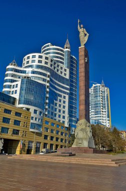 Dinyeper nehrinde Dinyeper bulundu. Ukrayna 'daki nüfus açısından dördüncü şehir. Ukrayna 'nın en büyük sanayi merkezlerinden biri. Sovyet döneminin savunma ve uzay endüstrisinin merkezi..