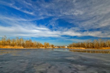 Samara Nehri Ukrayna 'da, Dinyeper' in (Karadeniz havzasının) sol kolu. Nehrin uzunluğu 311 km.. 