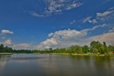 Samara Nehri Ukrayna 'da, Dinyeper' in (Karadeniz havzasının) sol kolu. Nehrin uzunluğu 311 km.. 