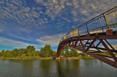 Ukrayna, Novomoskovsk, Dinyeper Nehri 'nin sol kolu olan Samara Nehri' nin sağ kıyısında yer alan Ukrayna 'nın Dnipropetrovsk bölgesinde bir şehir..