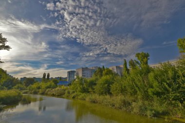 Samara Nehri Ukrayna 'da, Dinyeper' in (Karadeniz havzasının) sol kolu. Nehrin uzunluğu 311 km.. 