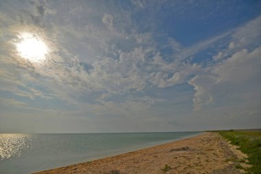 Sivash, Azov Denizi 'nin batısında yer alan bir körfezdir. Sivash Kırım yarımadasını anakaradan ayırıyor.