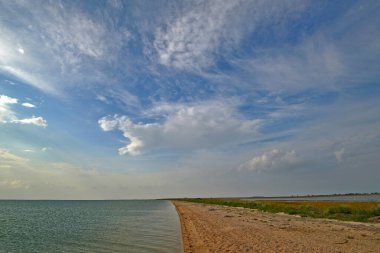 Sivash, Azov Denizi 'nin batısında yer alan bir körfezdir. Sivash Kırım yarımadasını anakaradan ayırıyor.