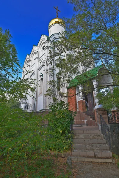 Dinyeper (Dinyeper: Dinyeper), Dinyeper Nehri üzerinde yer alan ve Ukrayna 'nın Dnepropetrovsk bölgesinin merkezi olan şehir..