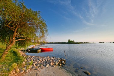 Samara Nehri Ukrayna 'da, Dinyeper' in (Karadeniz havzasının) sol kolu. Nehrin uzunluğu 311 km.. 