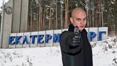 Genç bir adamın çeşitli şehirlere ve ülkelere yolculuğu..