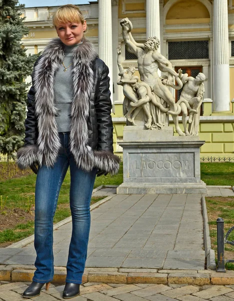 Piękna Dorosła Kobieta Podróżuje Odessy Ukraina — Zdjęcie stockowe