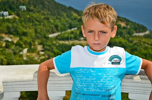 Jongen Kind Reist Naar Bezienswaardigheden Van Krim — Stockfoto