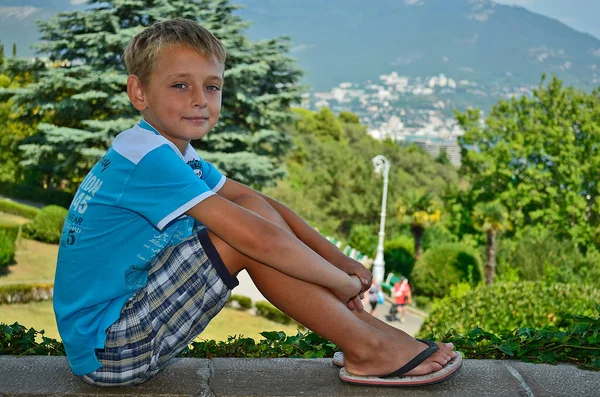 Jongen Kind Reist Naar Bezienswaardigheden Van Krim — Stockfoto