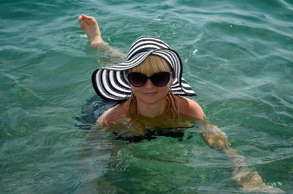 Beautiful Young Woman Swimsuit Black Sea Coast Crimea — Stock Photo, Image