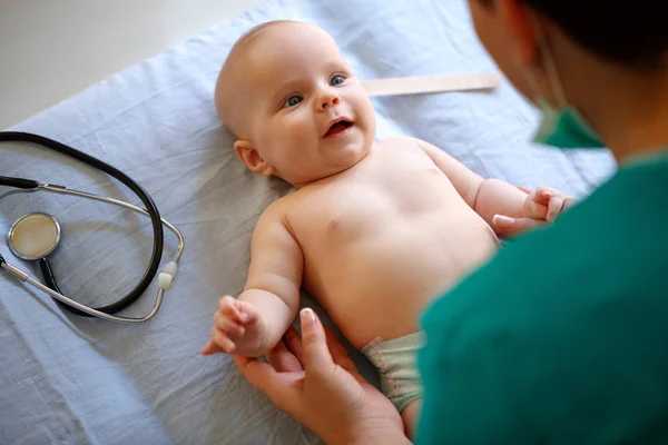 Sladké Dítě Pediatrické Vyšetření — Stock fotografie