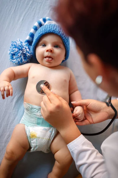 Bebé Examen Preventivo Pediátrico — Foto de Stock