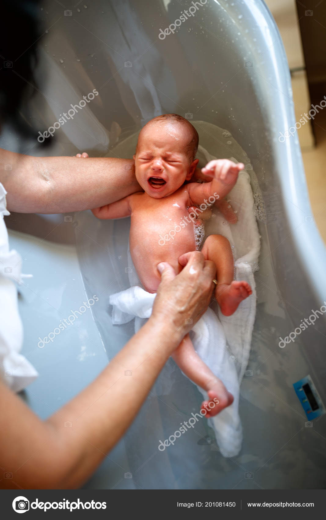 Baby fussy after deals bath