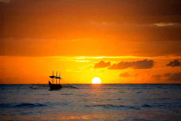 Pôr Sol Romântico Praia Boracay Filipinas — Fotografia de Stock