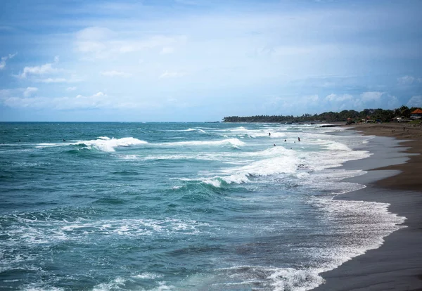 Beyaz dalga dalgalanma Plajı'na