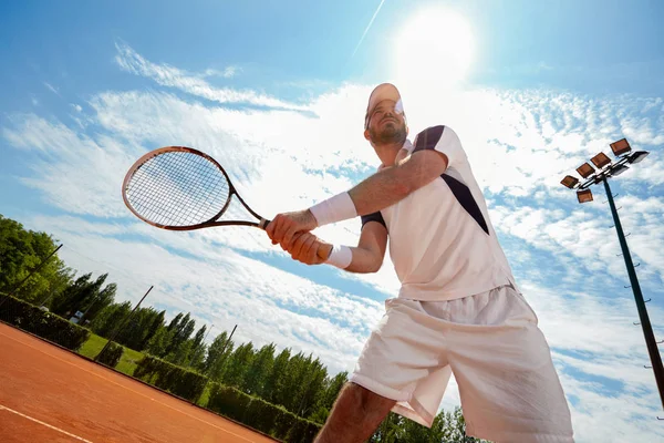 Man Playing Tennis Court Nature — Stock Photo, Image