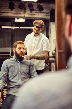 Süre berber dükkanı, hızlı trim