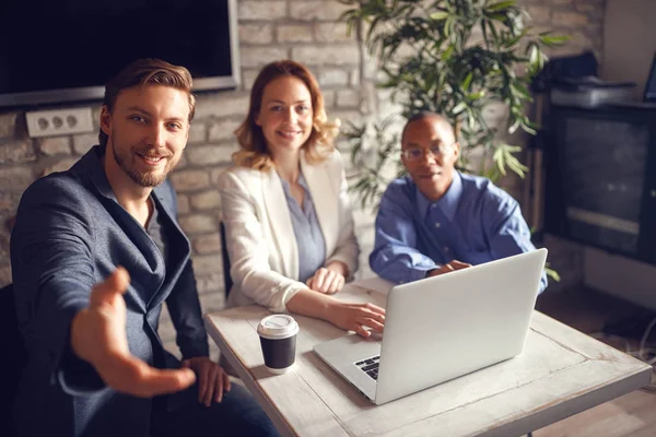 Bienvenido Bordo Hombre Negocios Representa Gran Trabajo Tienes Trabajo Equipo —  Fotos de Stock