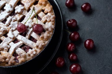 lezzetli yaz tatlı-pasta kiraz ile