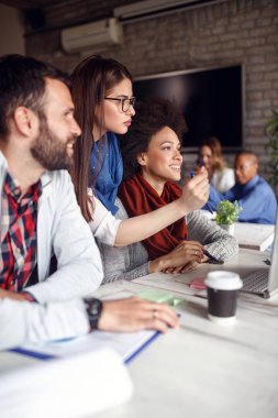 Projede çalışan ekip çalışması-iş adamları