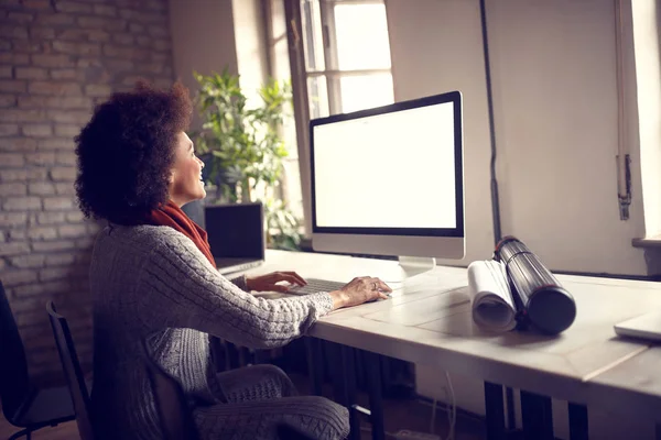 Young Afro American Woman Work Project Office — Stock Photo, Image