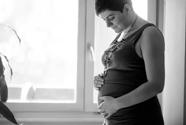 Graviditet Kärlek Människor Och Förväntan Koncept Vacker Glad Gravid Kvinna — Stockfoto