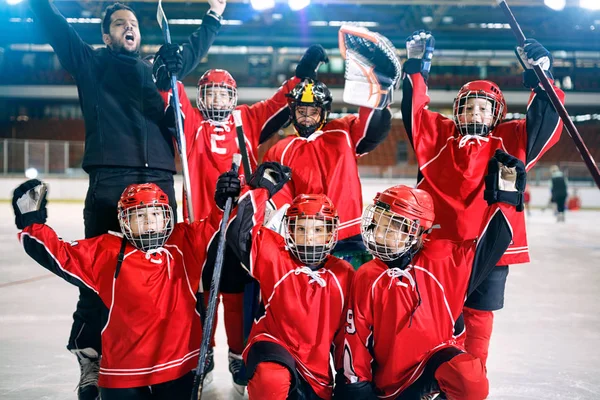 Portrait Happy Youth Boys Players Team Ice Hockey — Stock Photo, Image