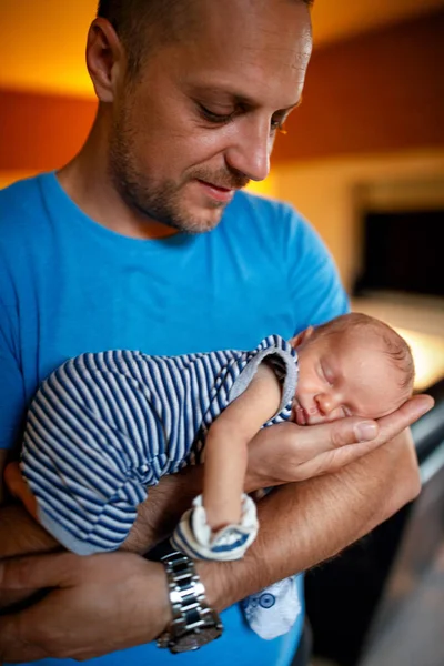 Father Holding Newborn Baby Home Family Parenthood People Concept — Stock Photo, Image