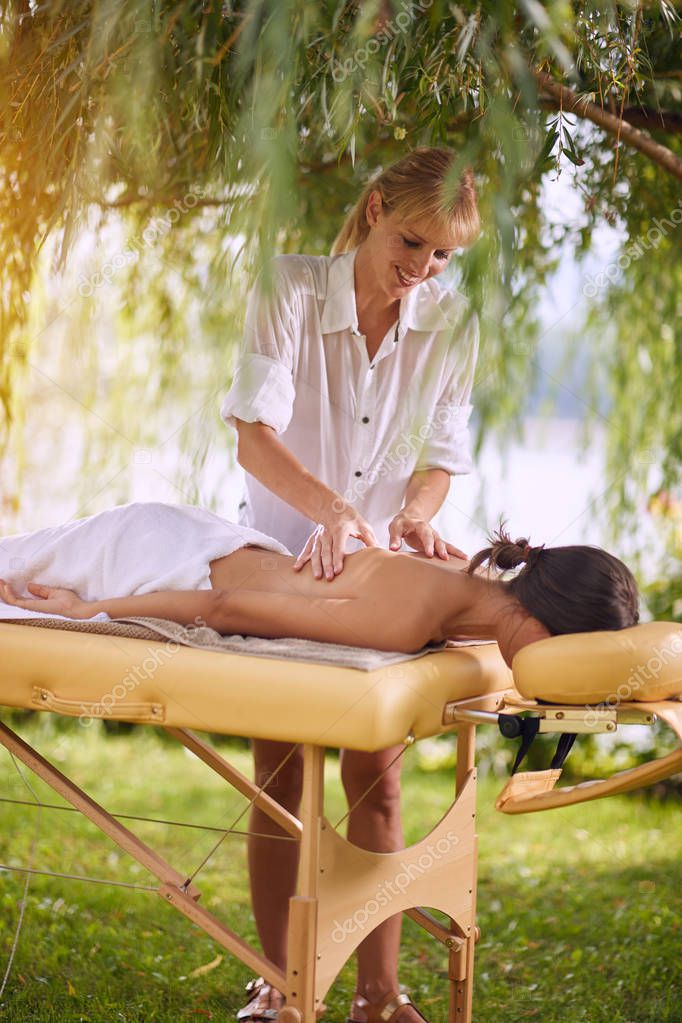 Inderin Jungfrau Outdoor Massage