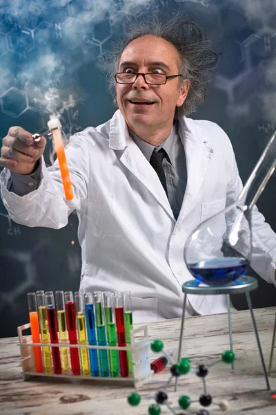 Grappige Gek Chemicus Werken Gekke Wetenschapper — Stockfoto