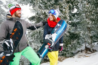 Snowboard iki dağ kayak kayak arazi için gidiş üstünde içinde