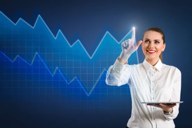 modern grafik ve diyagram üzerinde gülümseyen iş kadın nokta