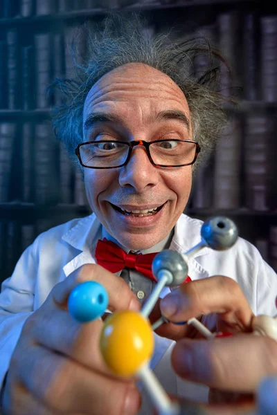 Cientista Feliz Com Modelo Estrutura Molecular — Fotografia de Stock