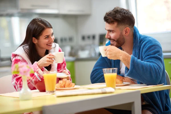 Piacevole Mattina Cucina Insieme — Foto Stock