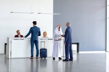 Yönetmen sıcak giriş Arap Konuk almak