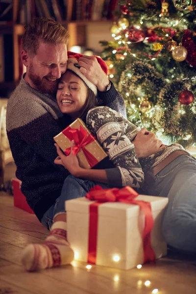 Aşk Mutluluk Için Noel Kavram Romantik Erkek Kadın — Stok fotoğraf