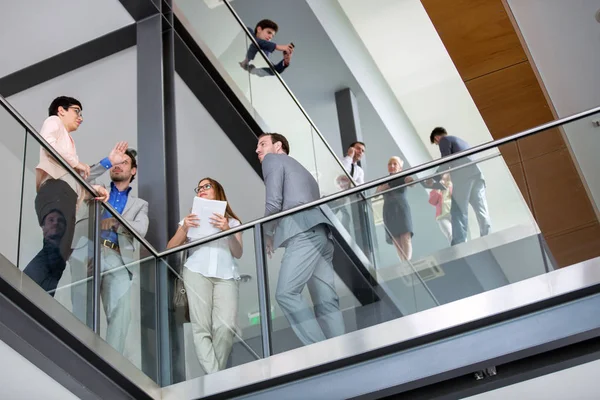 Uomini Affari Successo Incontrano Corridoio — Foto Stock