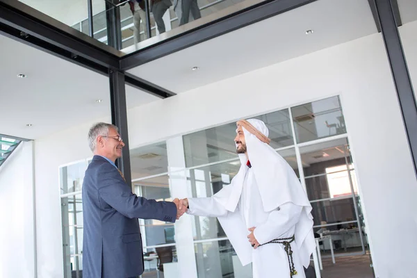 Mature Businessman Handshake Arabian Partner — Stock Photo, Image