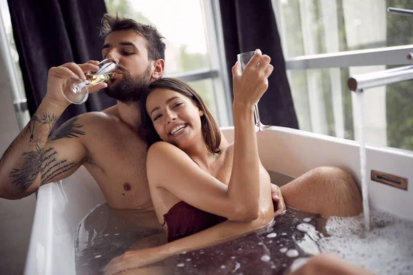 Relación Hermoso Hombre Mujer Está Bañando Juntos Relajando —  Fotos de Stock