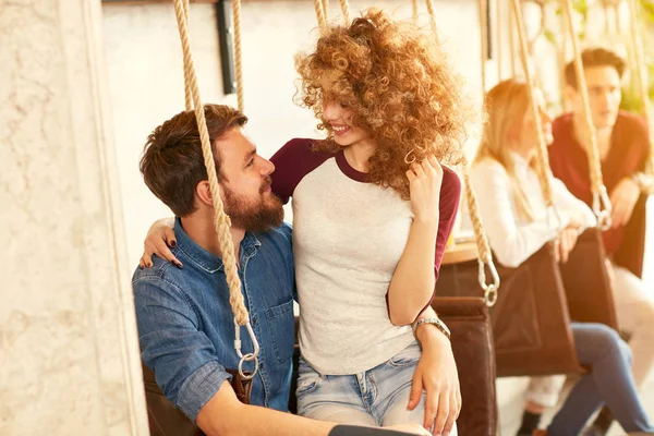 Couple Love Swing Together — Stock Photo, Image